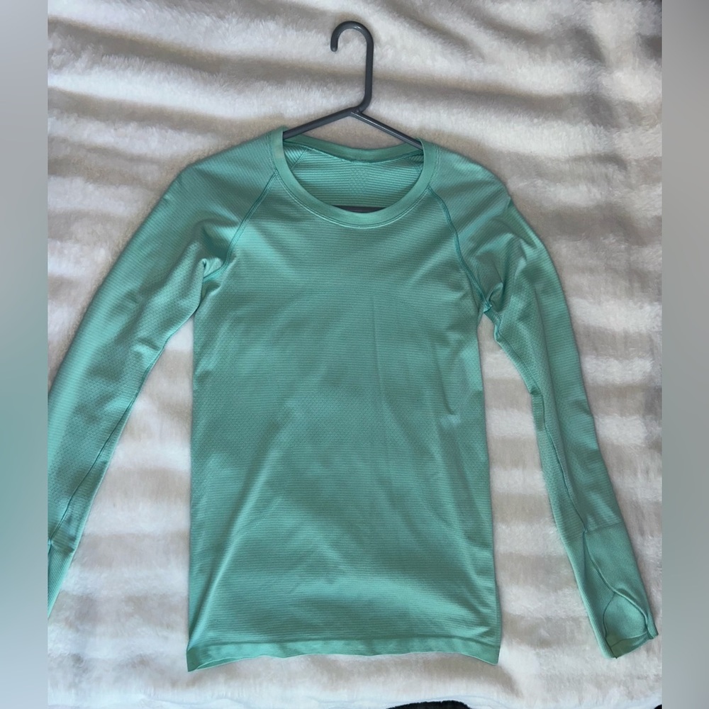 aqua blue Lululemon Swiftly Tech long sleeve shirt